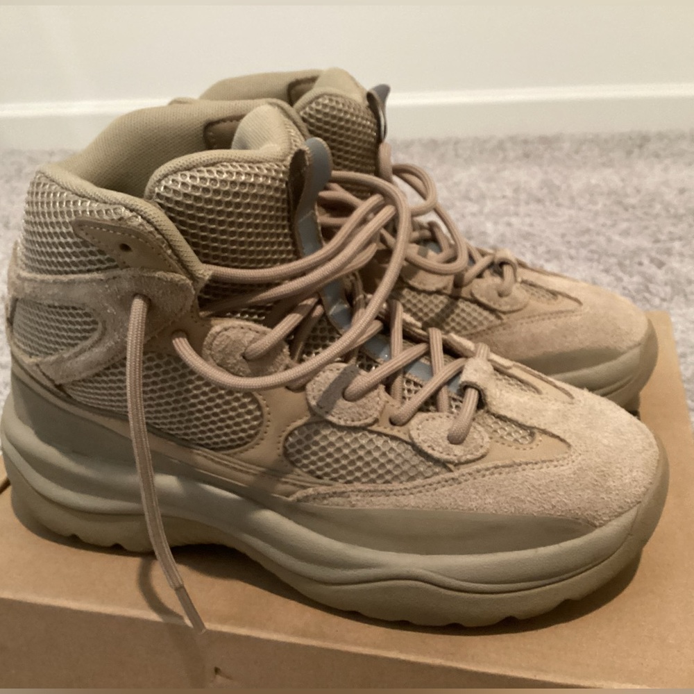 Up for Sale are a pair of Yeezy Desert Boots Rock